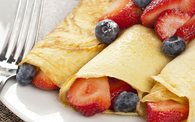 Dessert Crêpes with Summer Berries